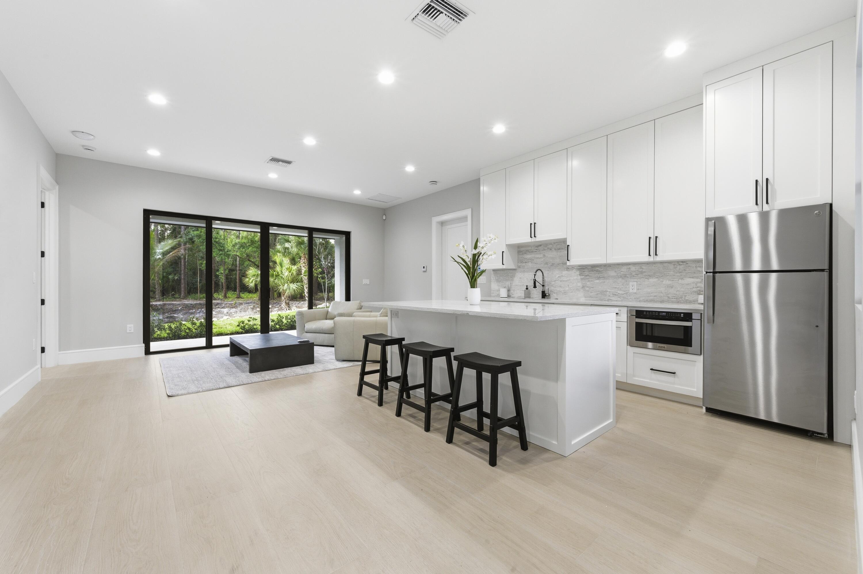 LOXAHATCHEE GROVES - Residential