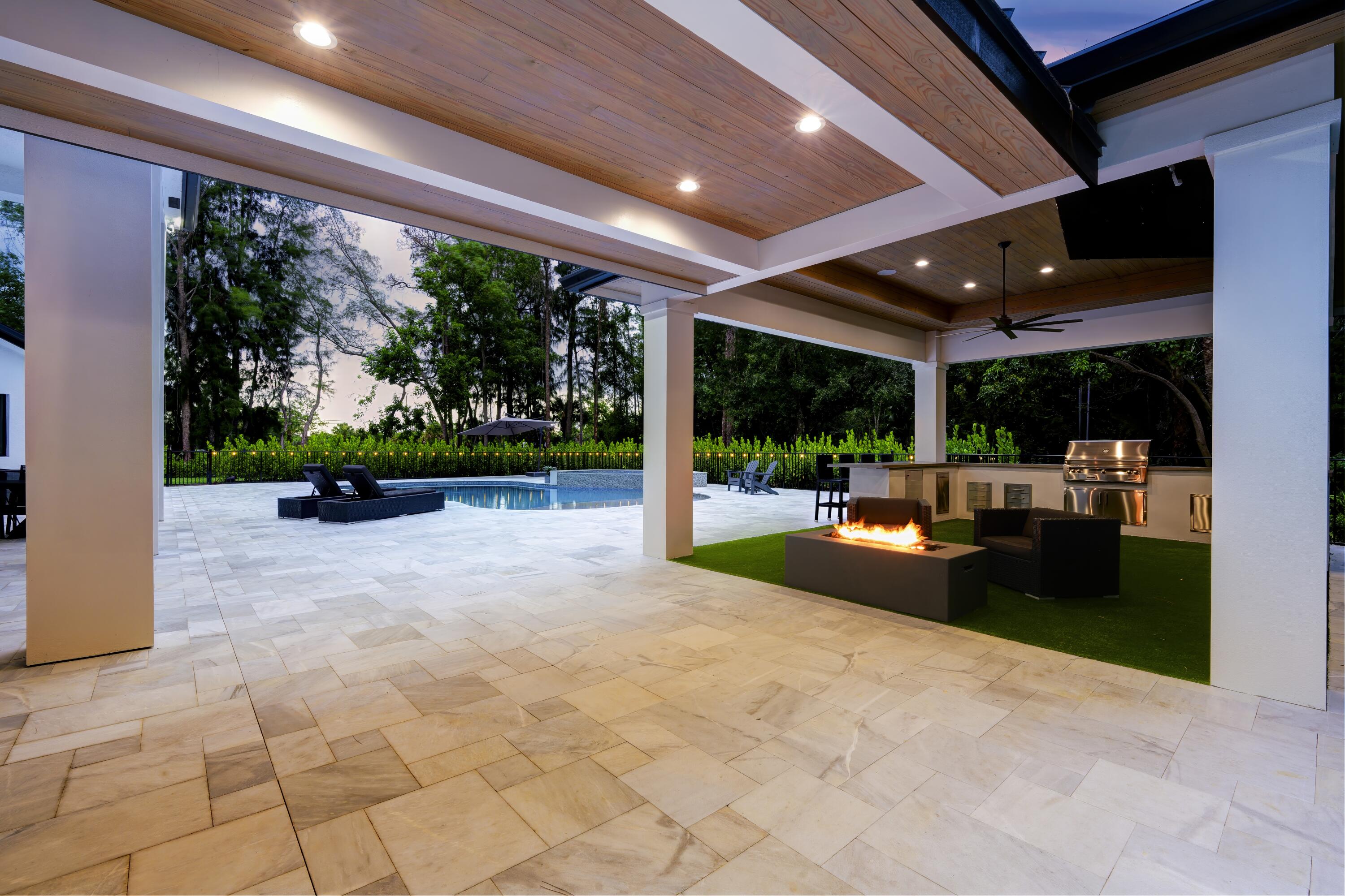 LOXAHATCHEE GROVES - Residential