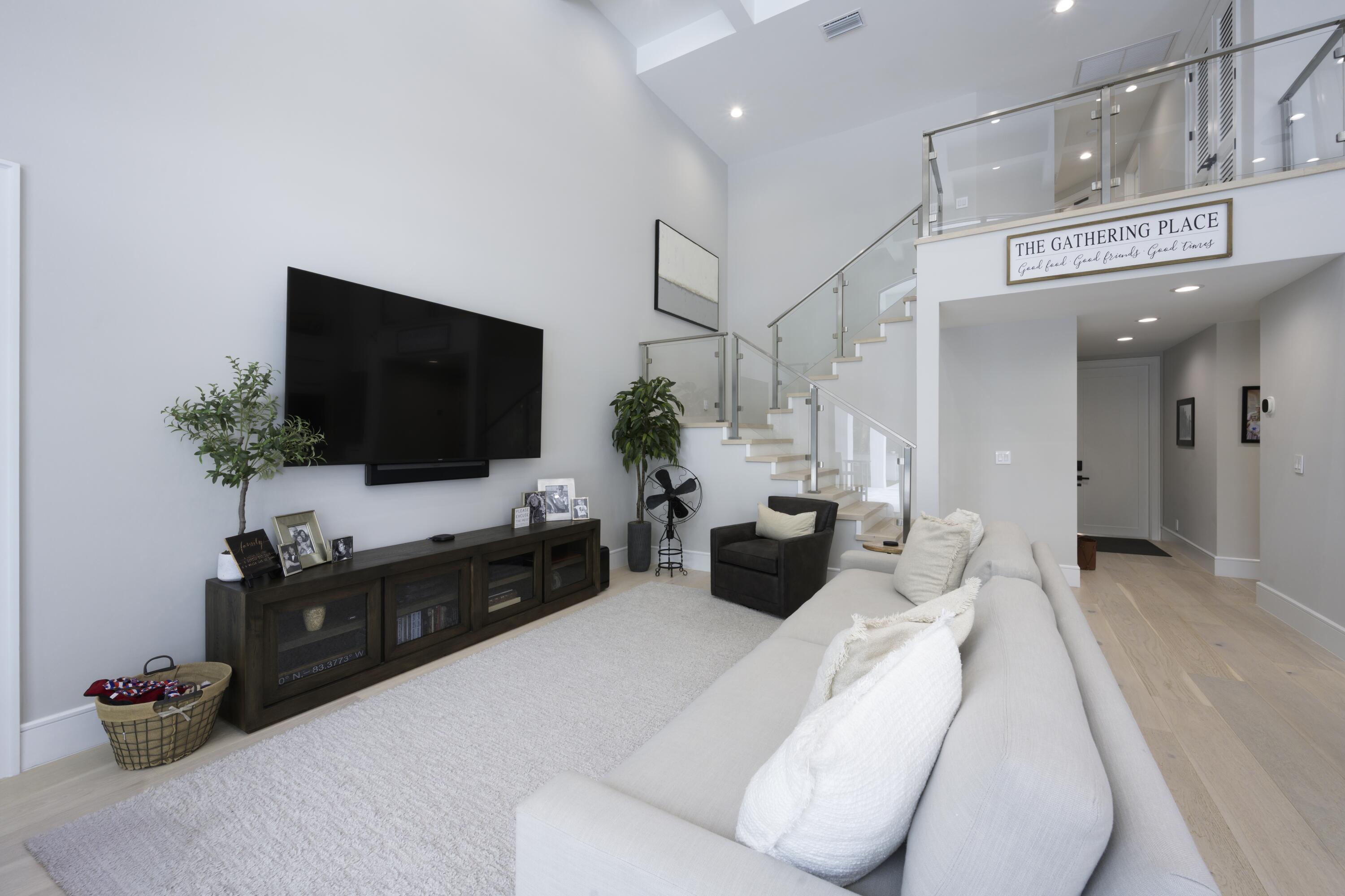 LOXAHATCHEE GROVES - Residential