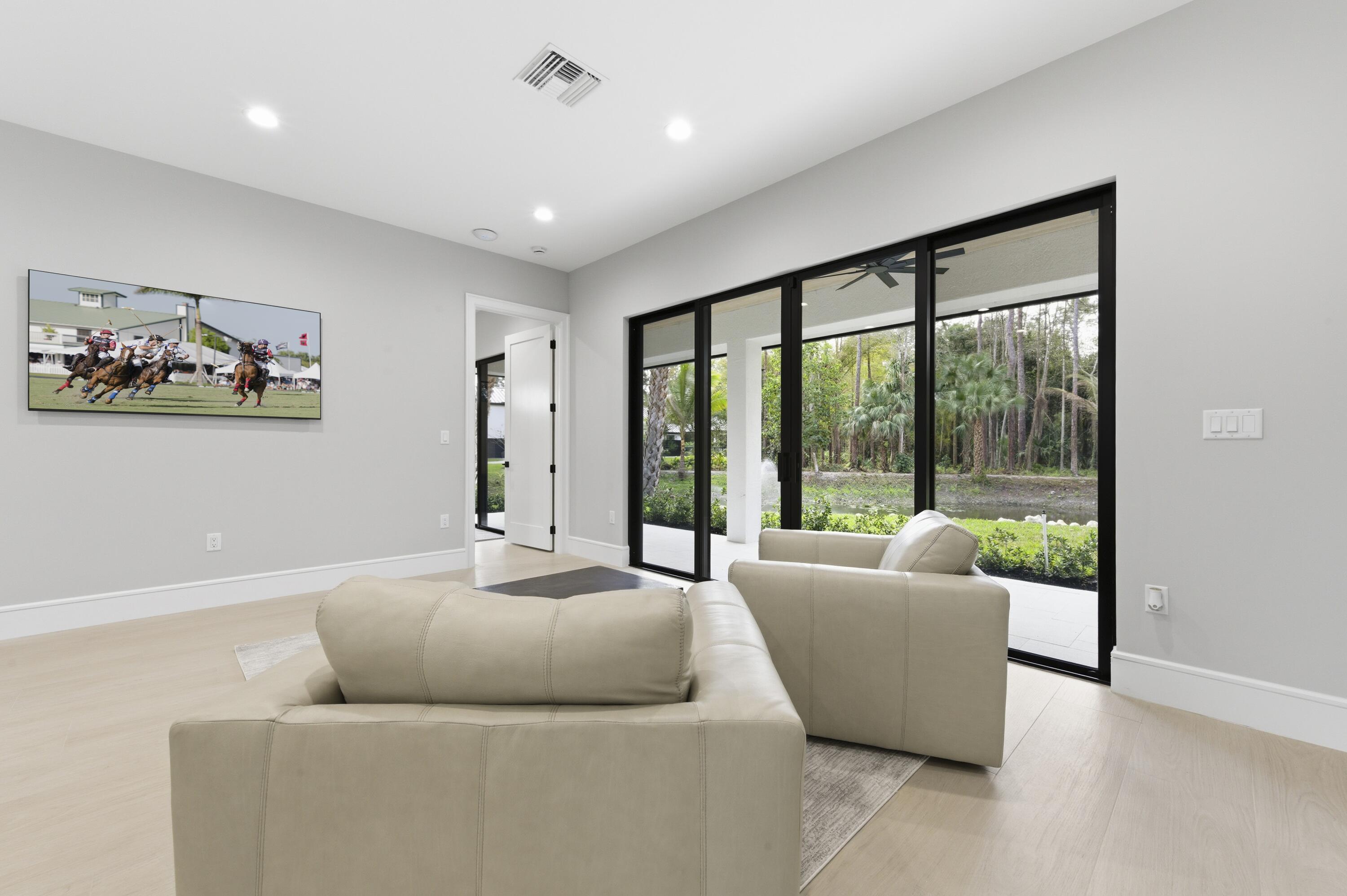 LOXAHATCHEE GROVES - Residential