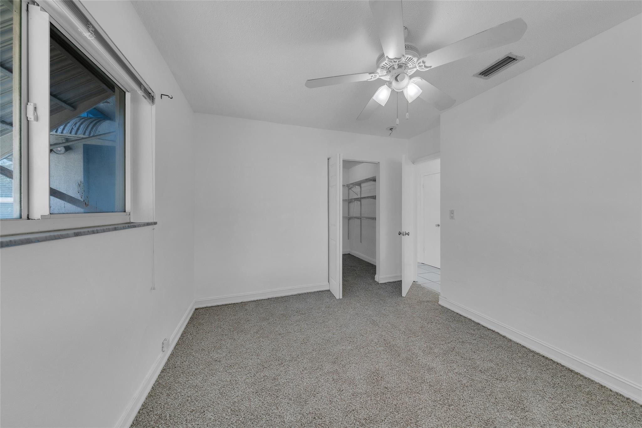 TAMARAC LAKES SECOND SEC - Residential Lease