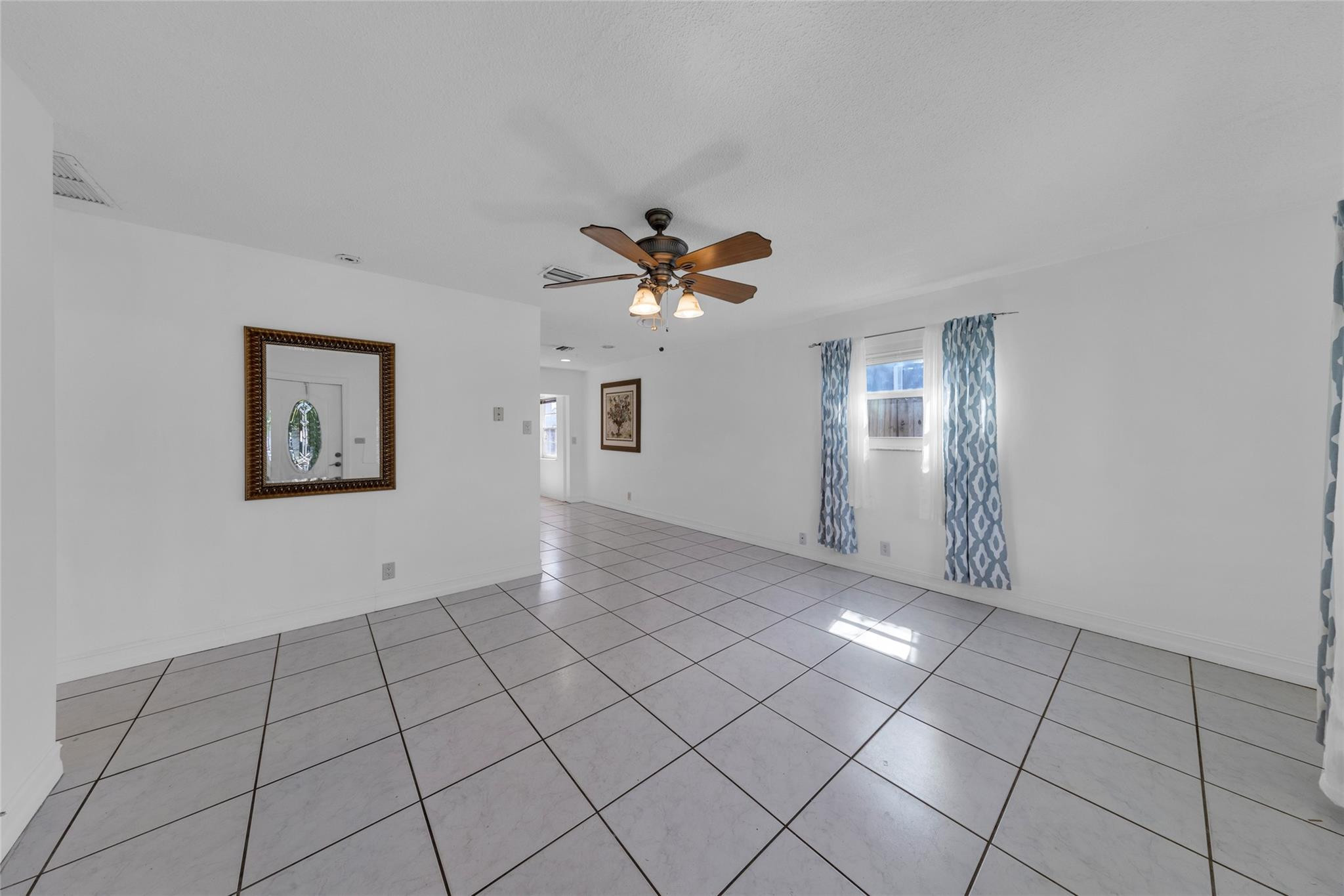 TAMARAC LAKES SECOND SEC - Residential Lease
