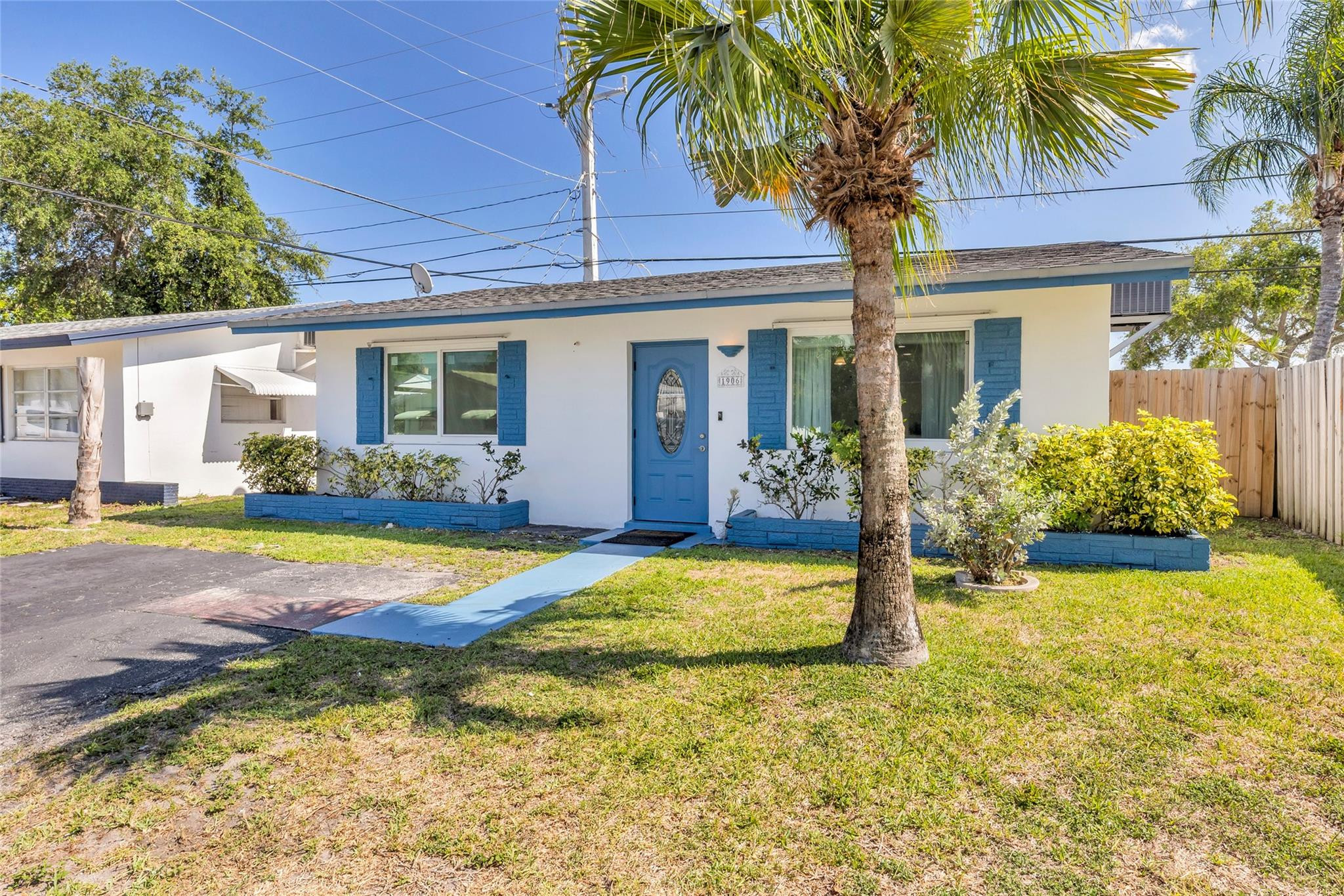 TAMARAC LAKES SECOND SEC - Residential Lease