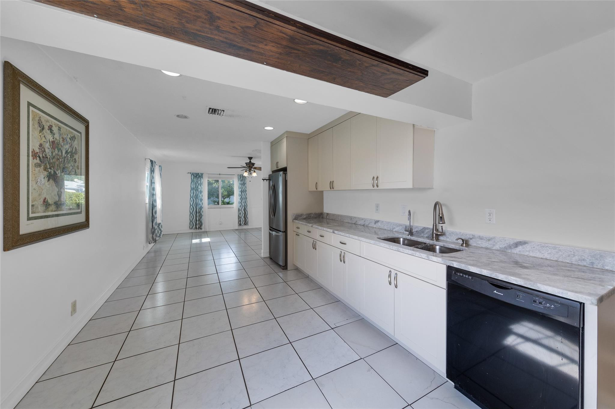 TAMARAC LAKES SECOND SEC - Residential Lease