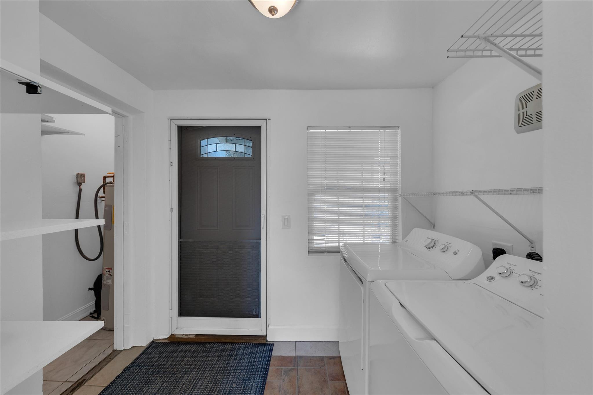 TAMARAC LAKES SECOND SEC - Residential Lease
