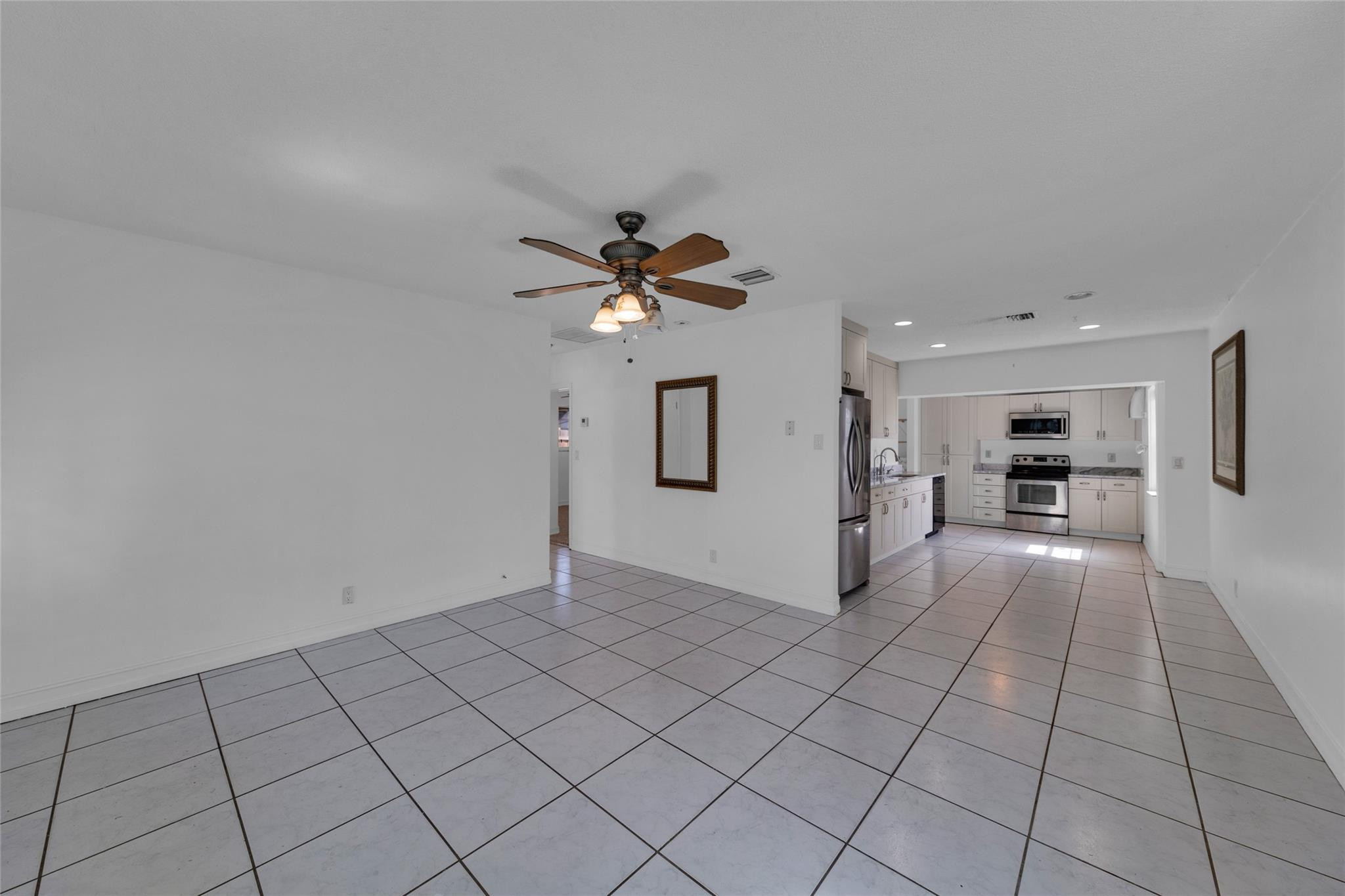 TAMARAC LAKES SECOND SEC - Residential Lease