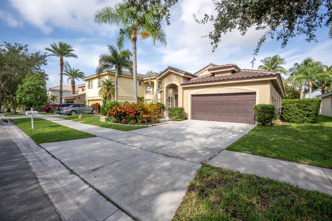 CRYSTAL POINTE - Residential