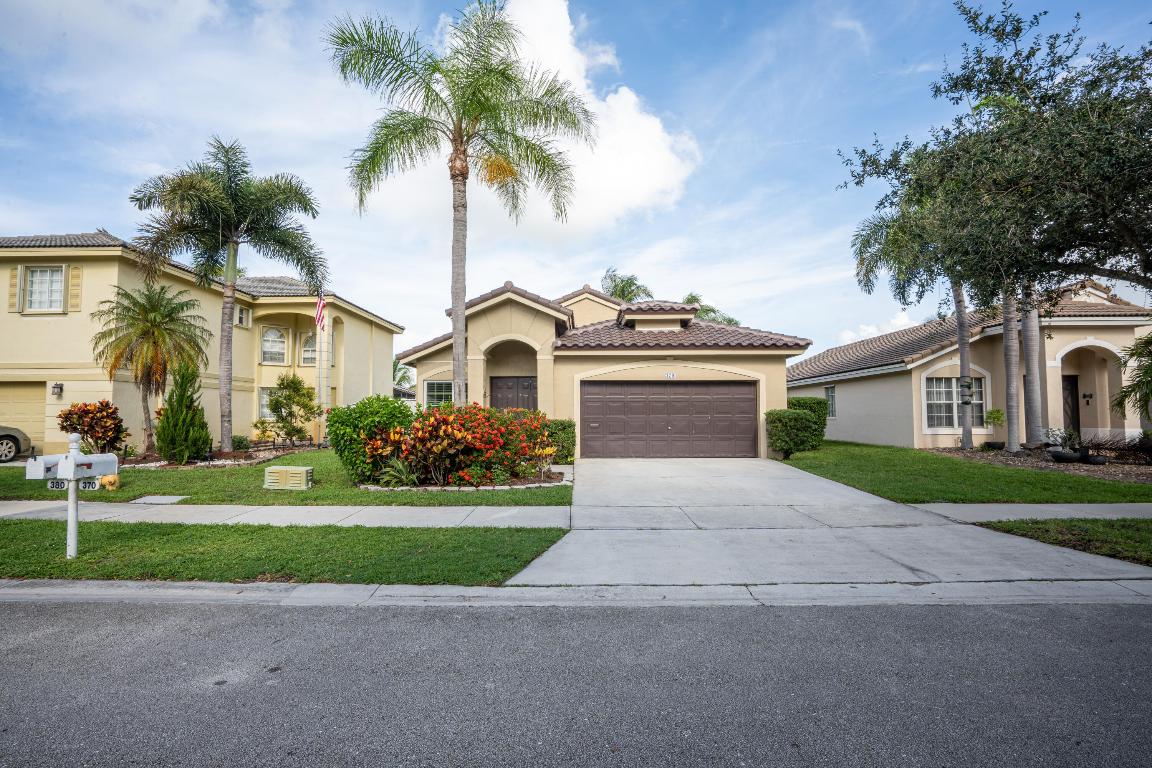 CRYSTAL POINTE - Residential
