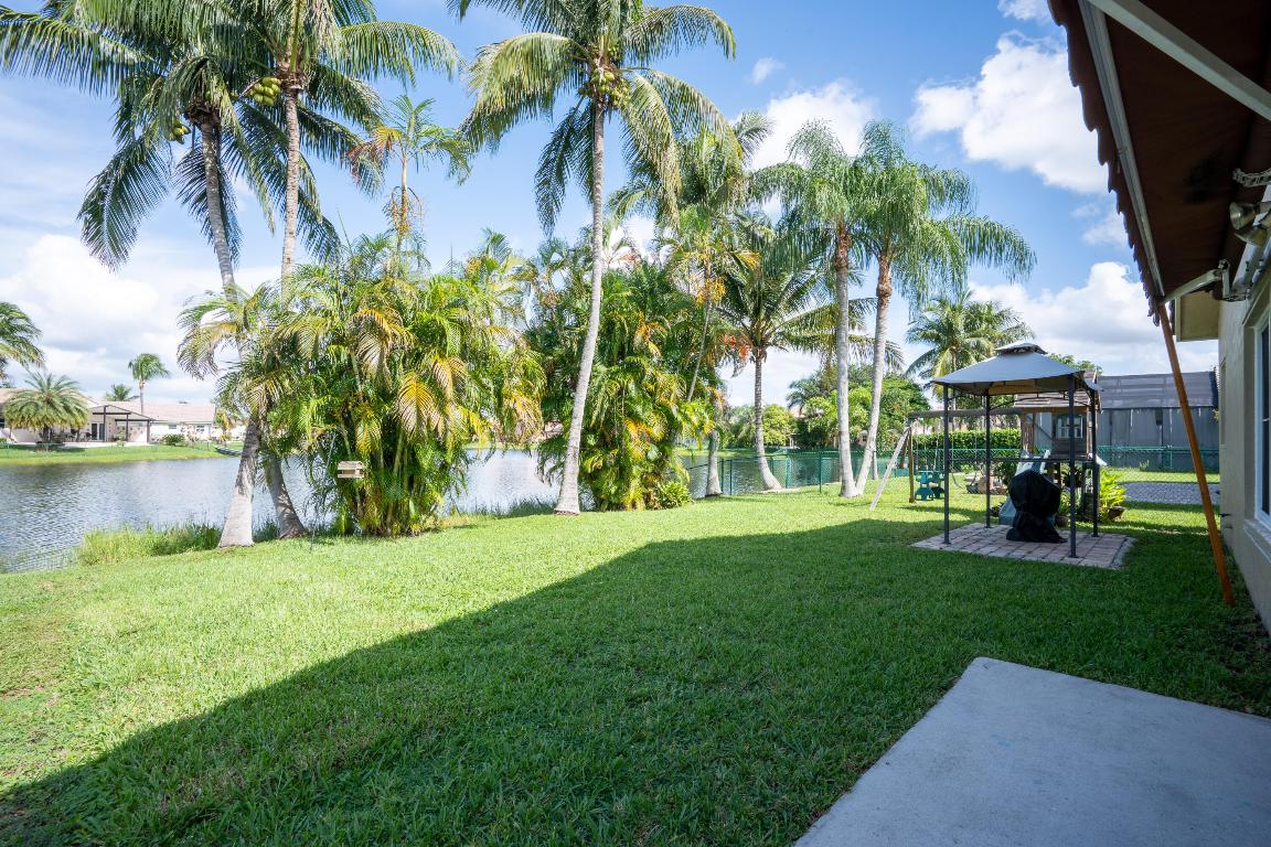 CRYSTAL POINTE - Residential