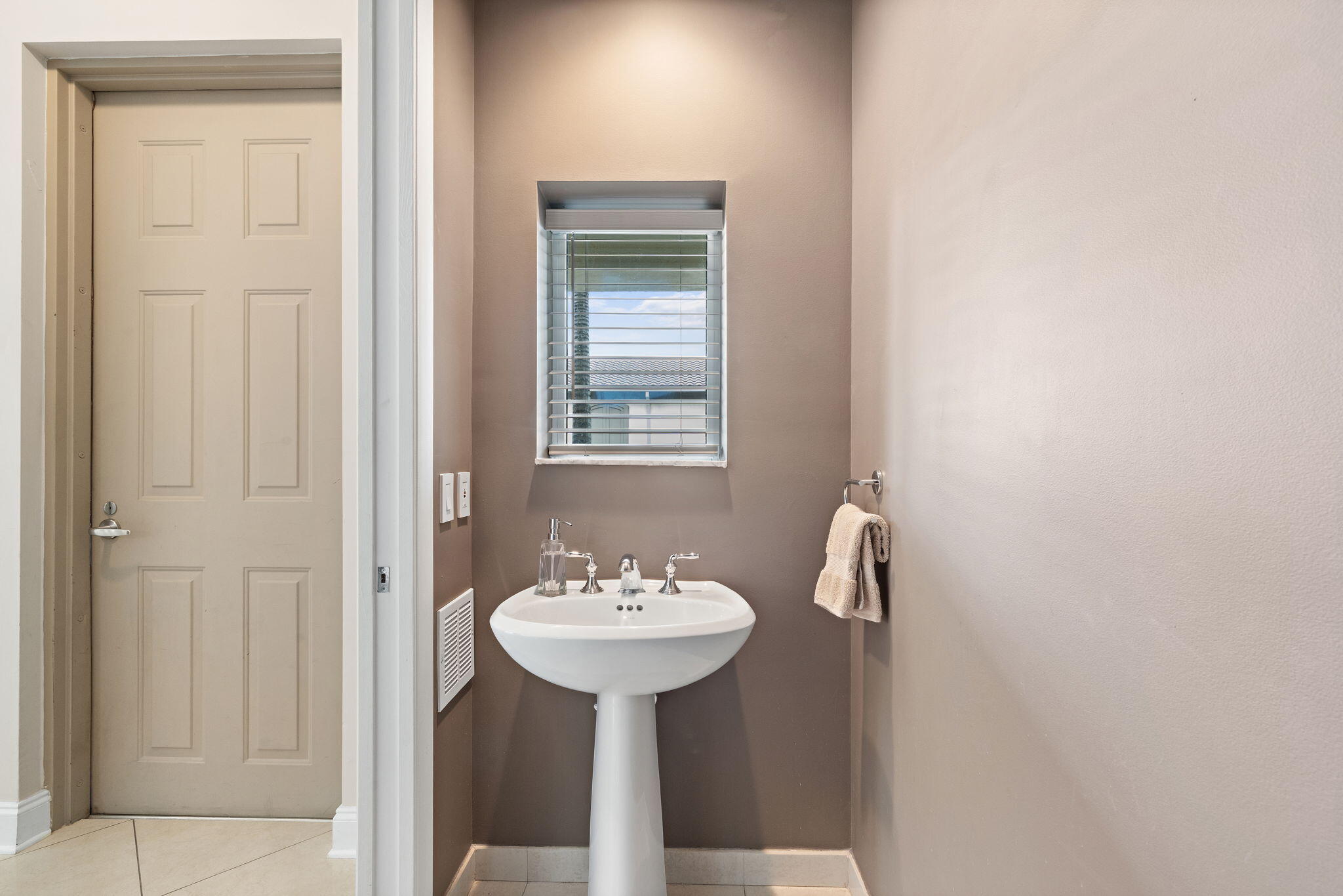 WILTON STATION RES CONDO - Residential