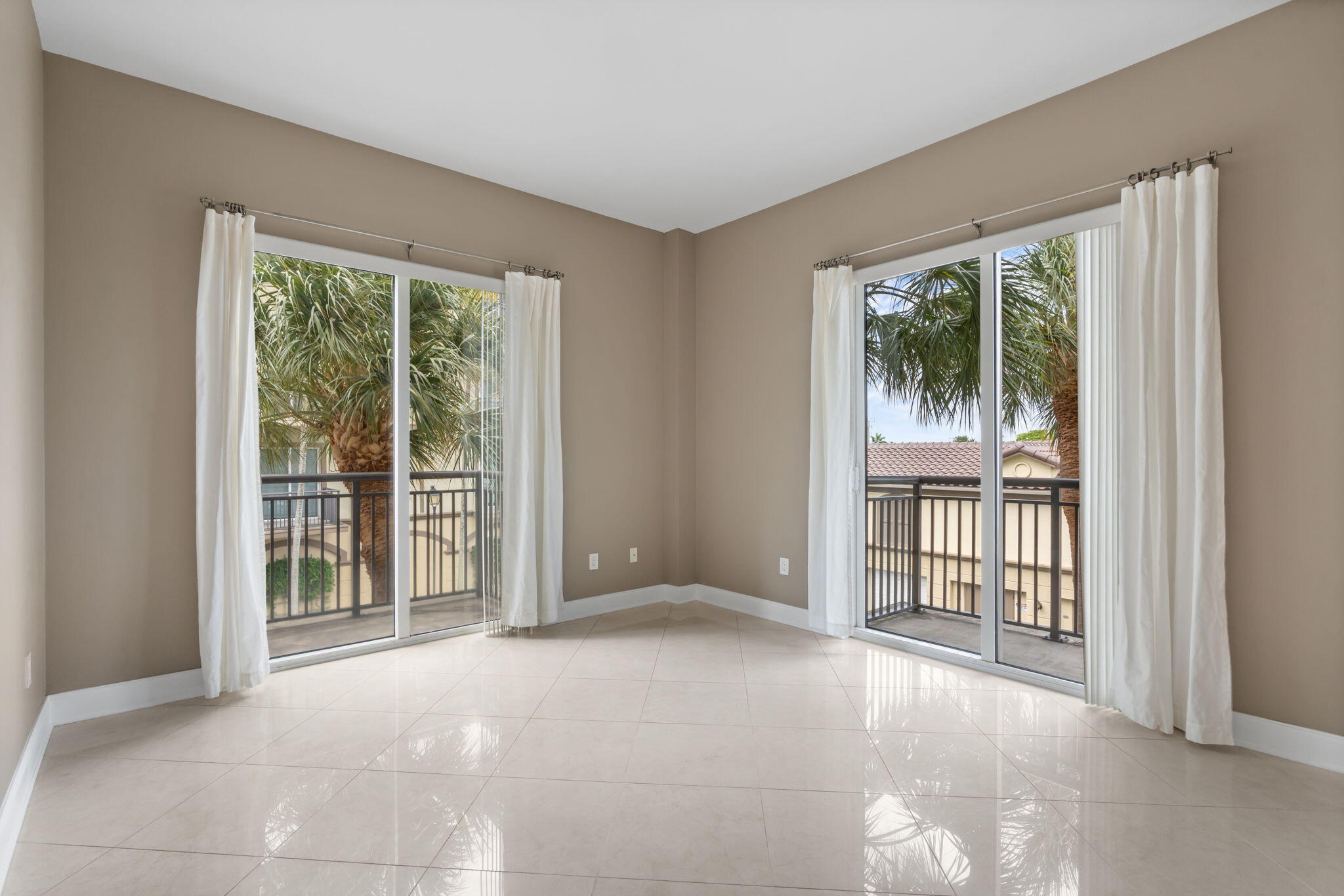 WILTON STATION RES CONDO - Residential