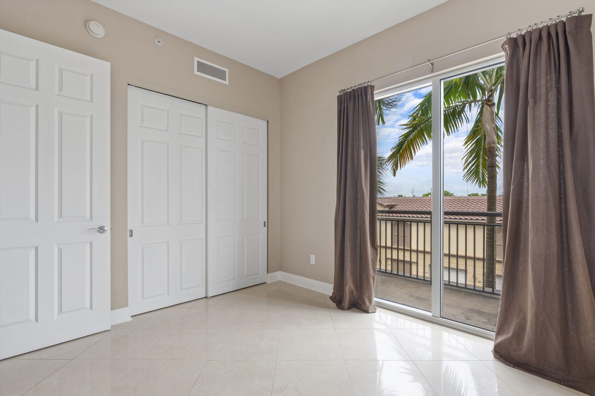 WILTON STATION RES CONDO - Residential