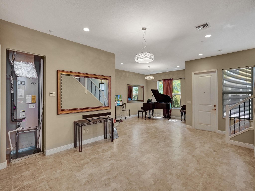 Centra Falls - Residential