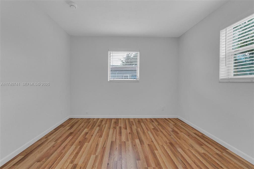 BEVERLY PARK - Residential Lease