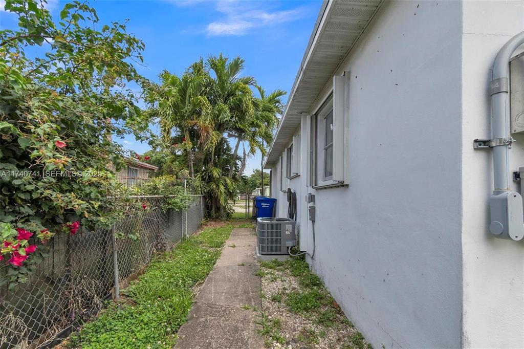 BEVERLY PARK - Residential Lease