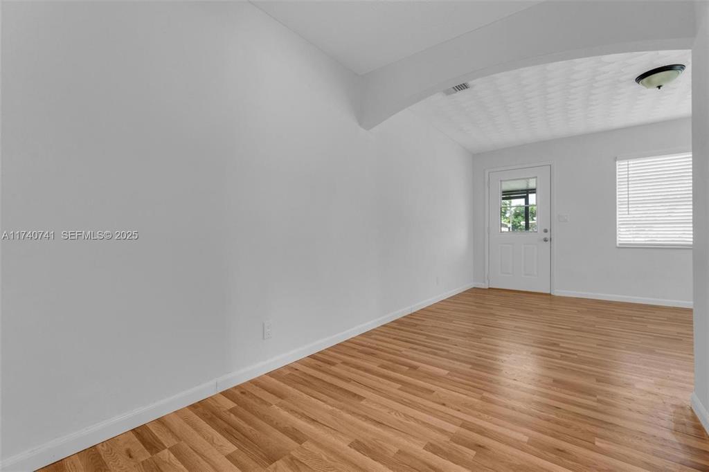 BEVERLY PARK - Residential Lease