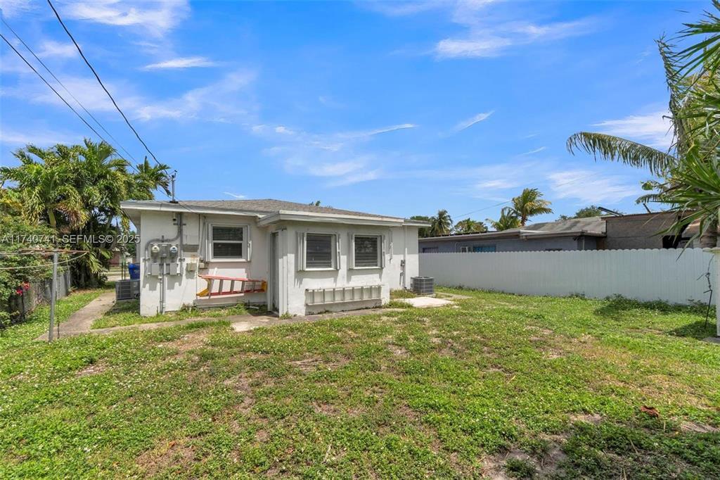 BEVERLY PARK - Residential Lease