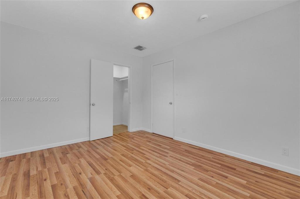 BEVERLY PARK - Residential Lease