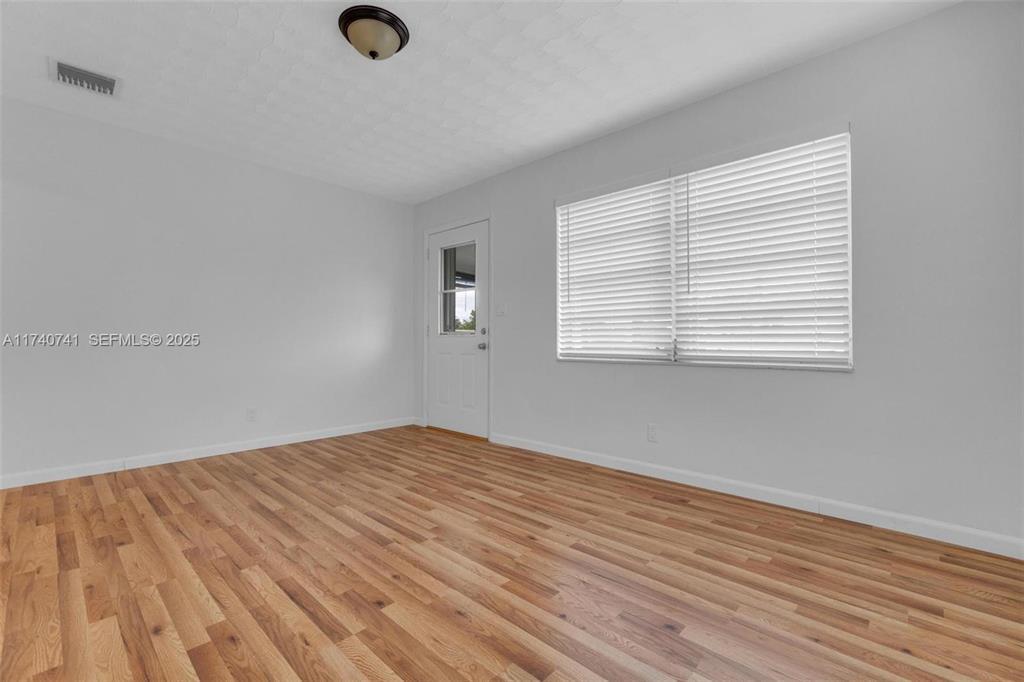 BEVERLY PARK - Residential Lease