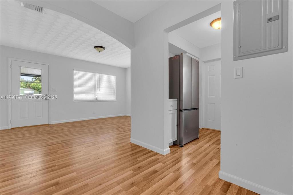 BEVERLY PARK - Residential Lease