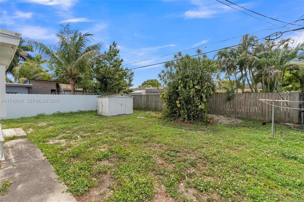 BEVERLY PARK - Residential Lease