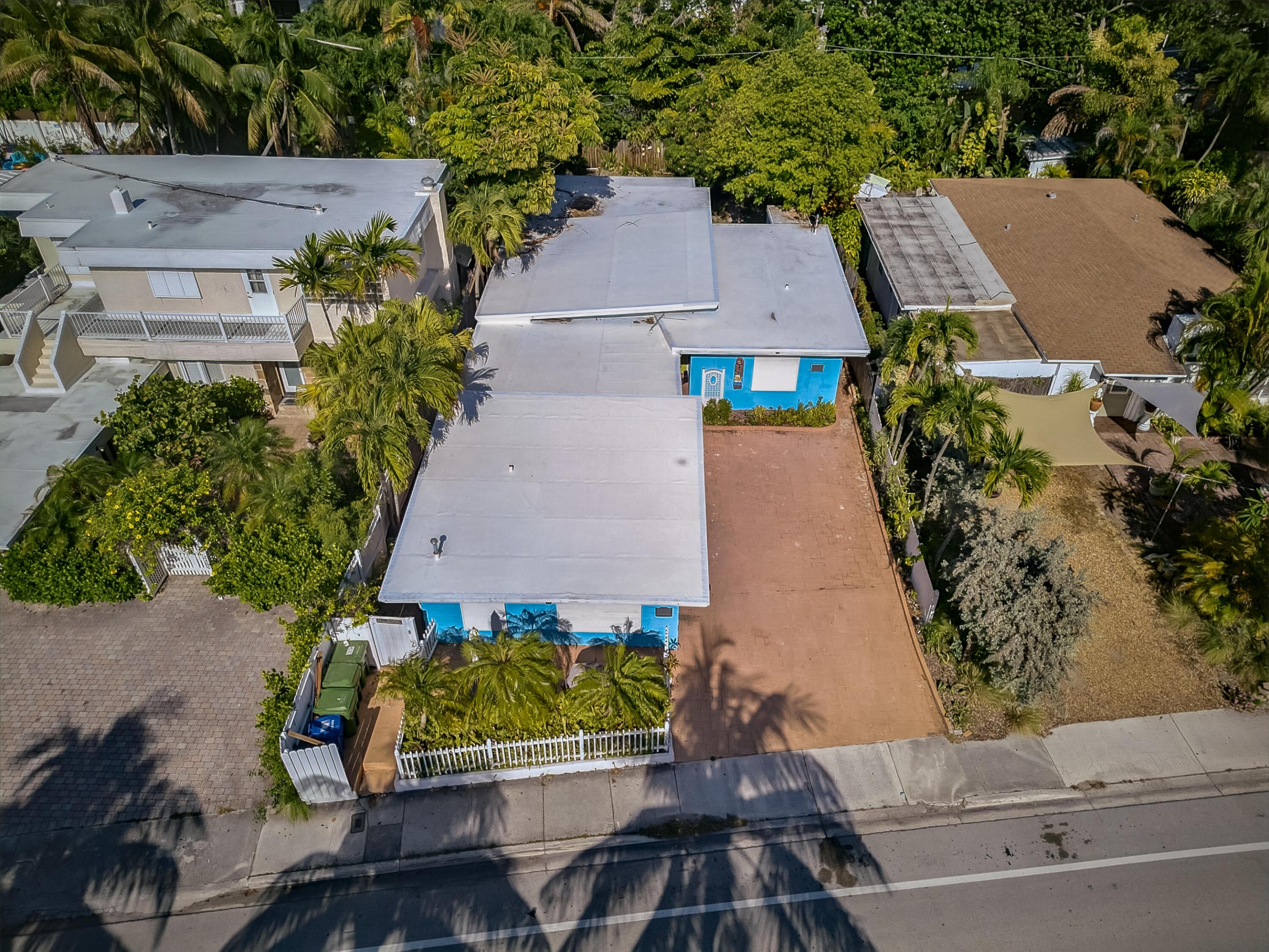 LAUDERDALE BEACH - Residential Income