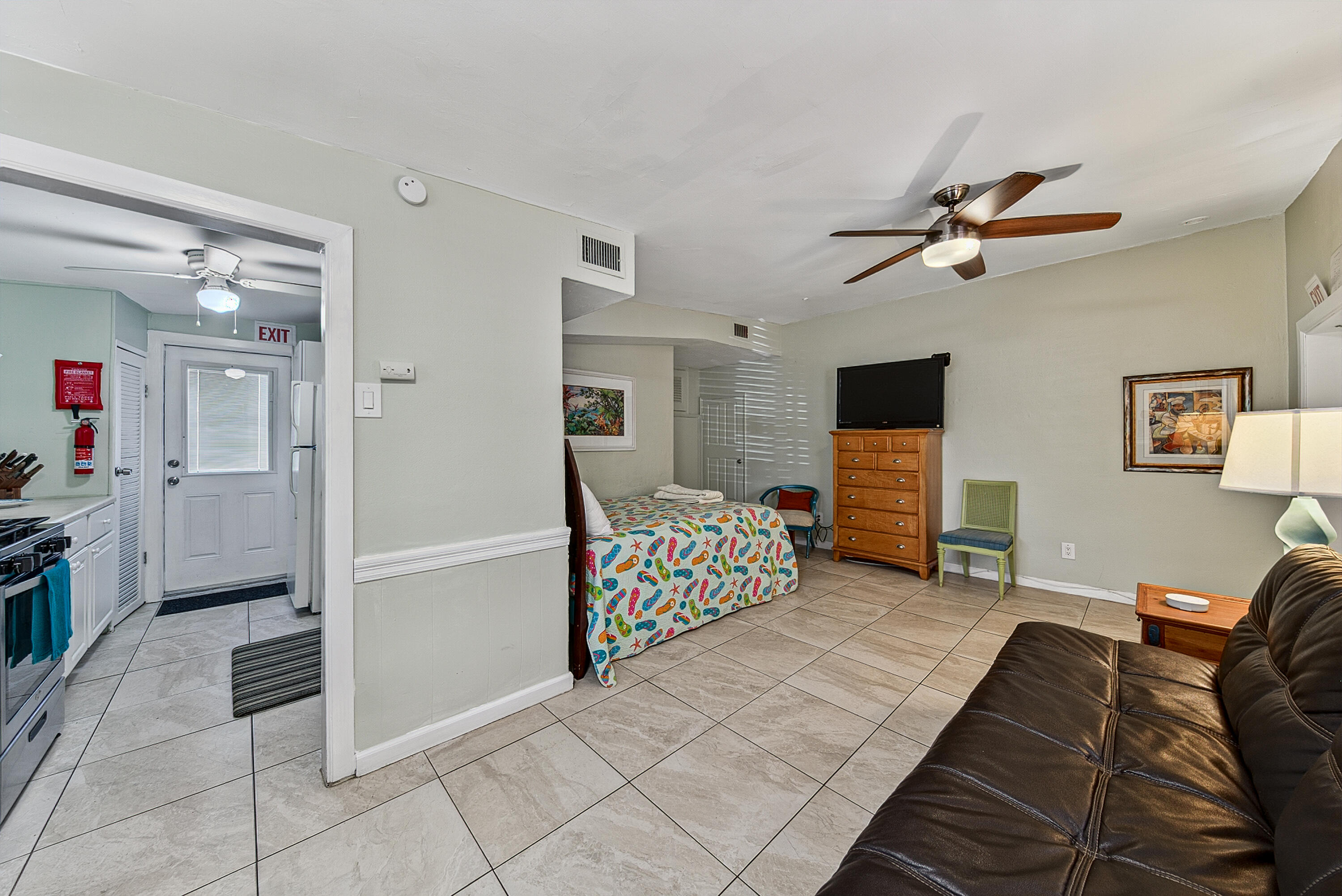 LAUDERDALE BEACH - Residential Income
