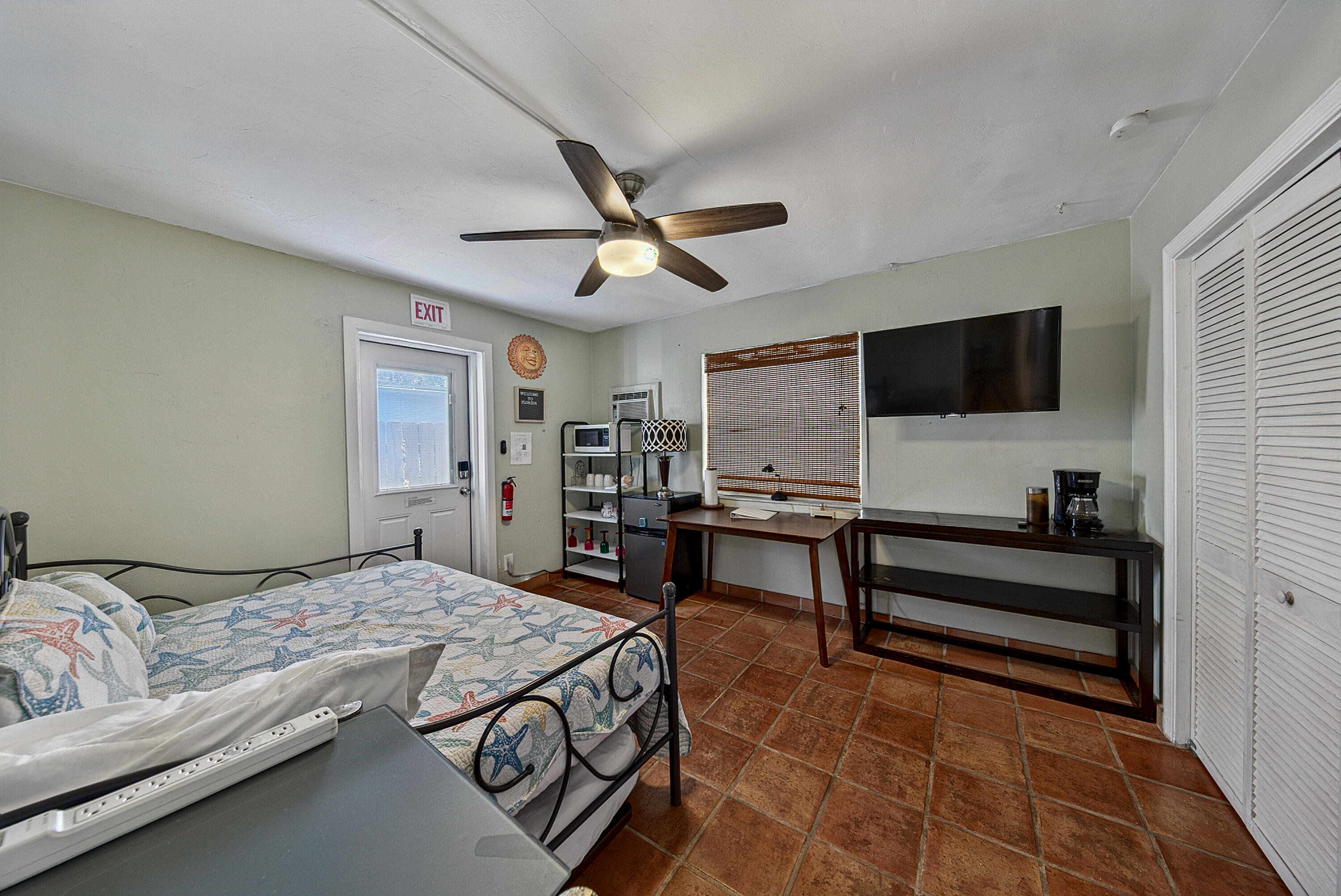 LAUDERDALE BEACH - Residential Income