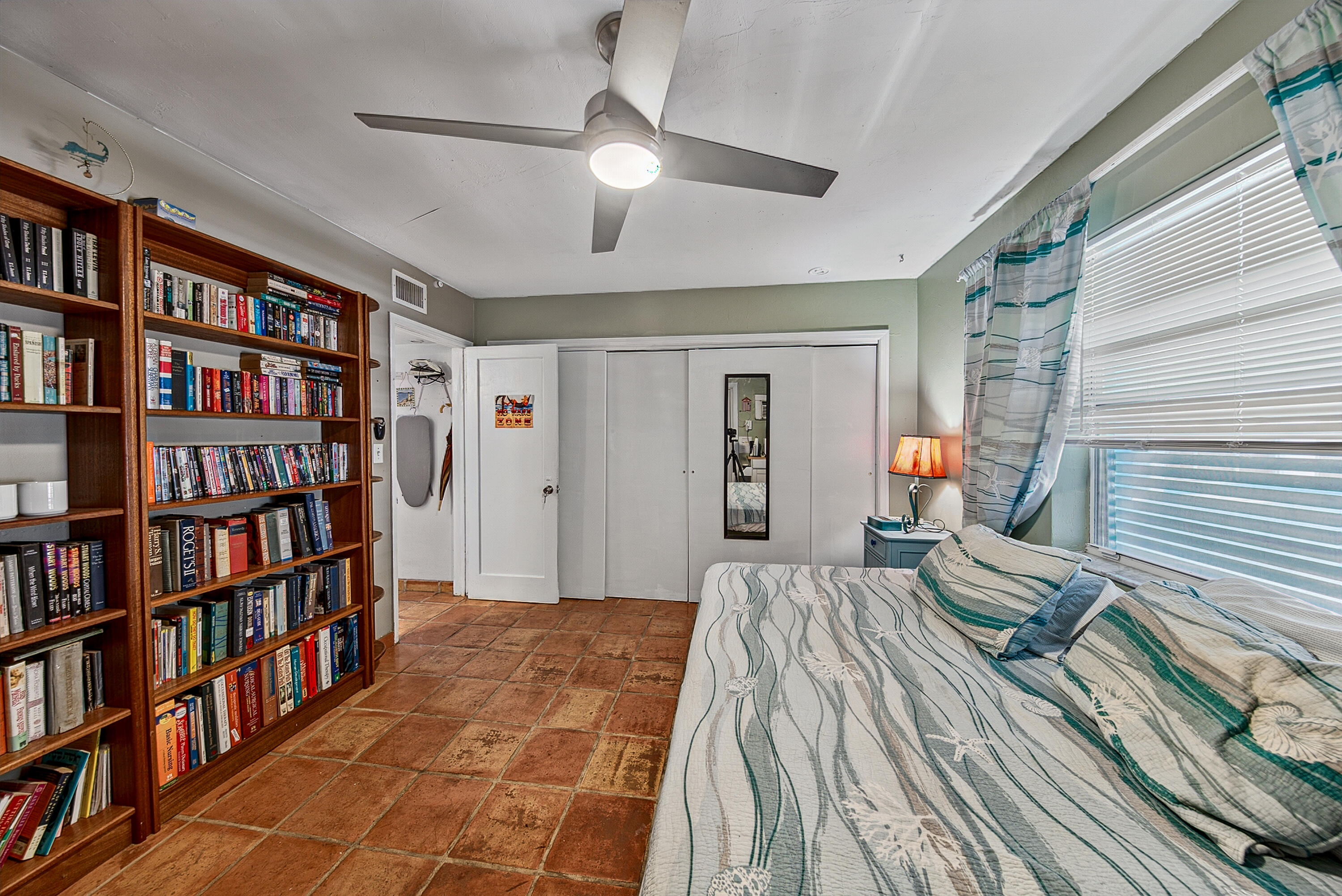 LAUDERDALE BEACH - Residential Income