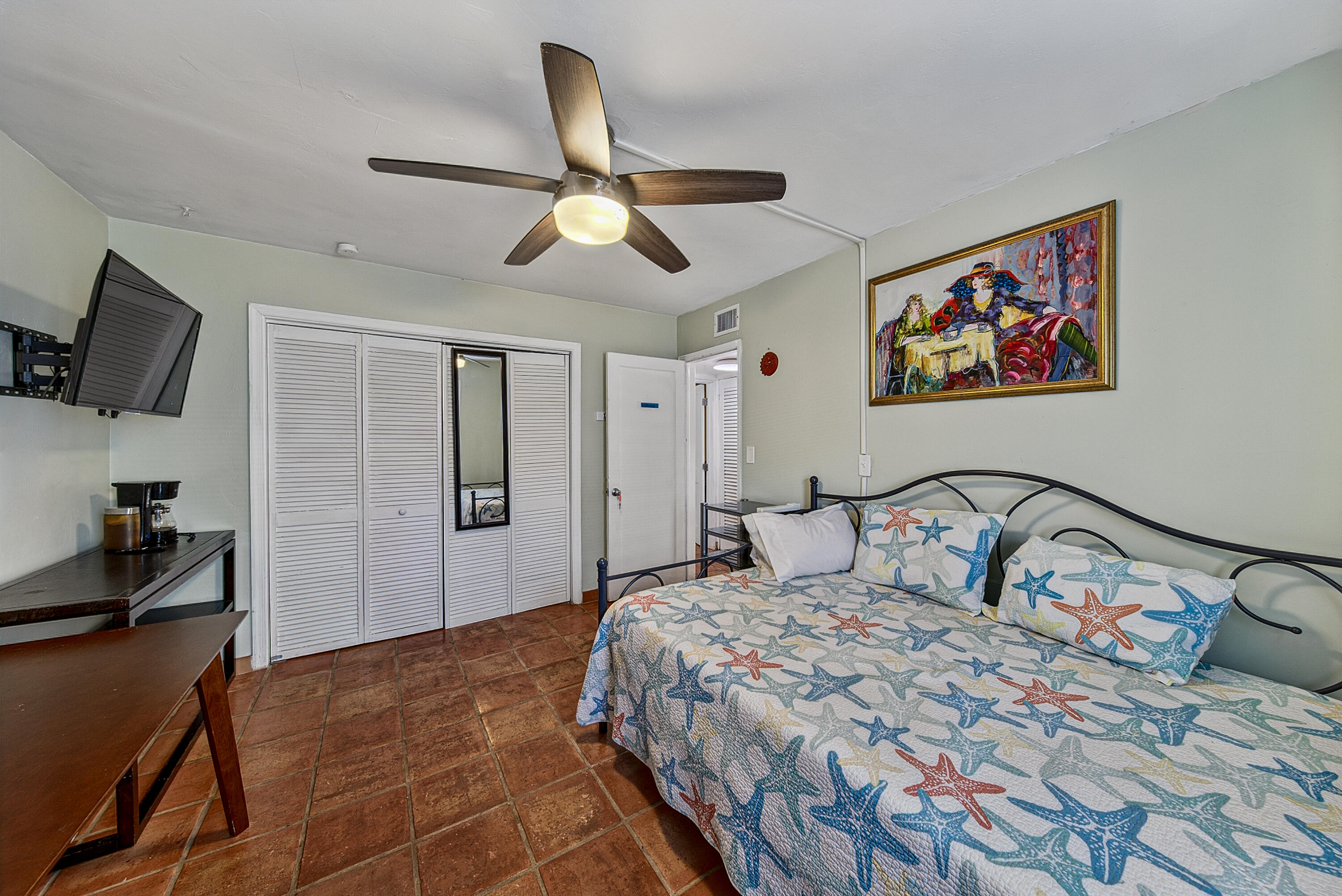 LAUDERDALE BEACH - Residential Income