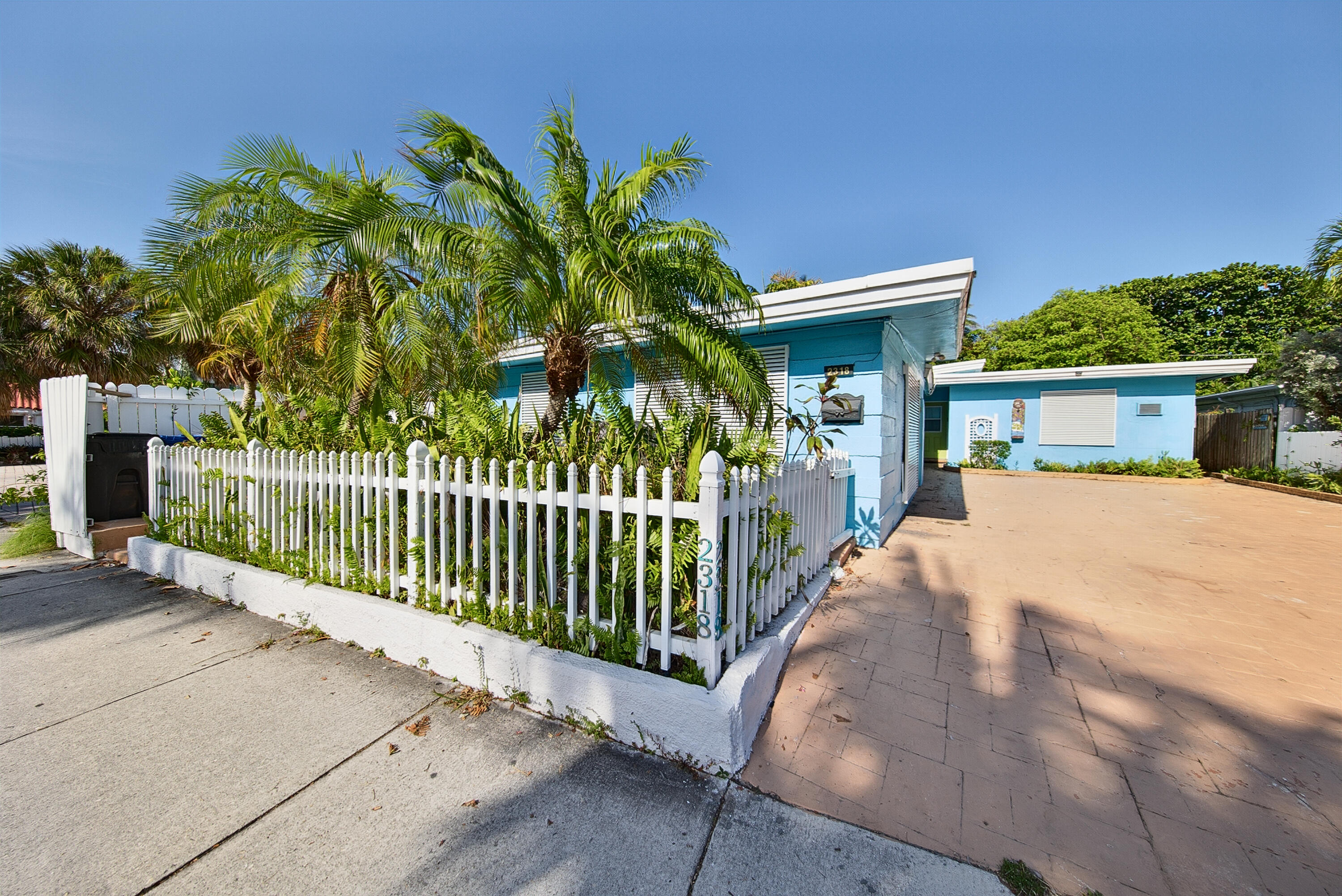 LAUDERDALE BEACH - Residential Income