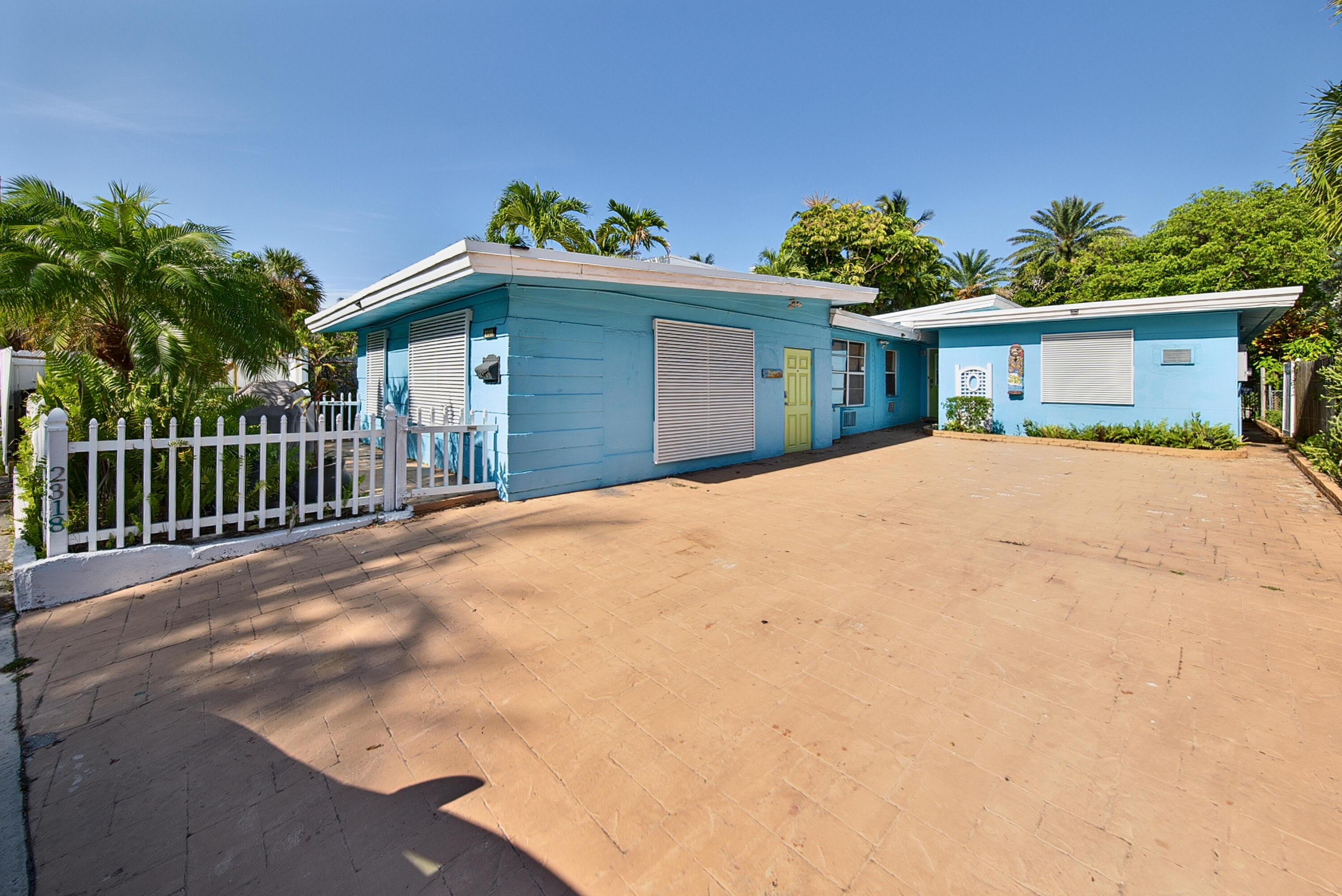 LAUDERDALE BEACH - Residential Income