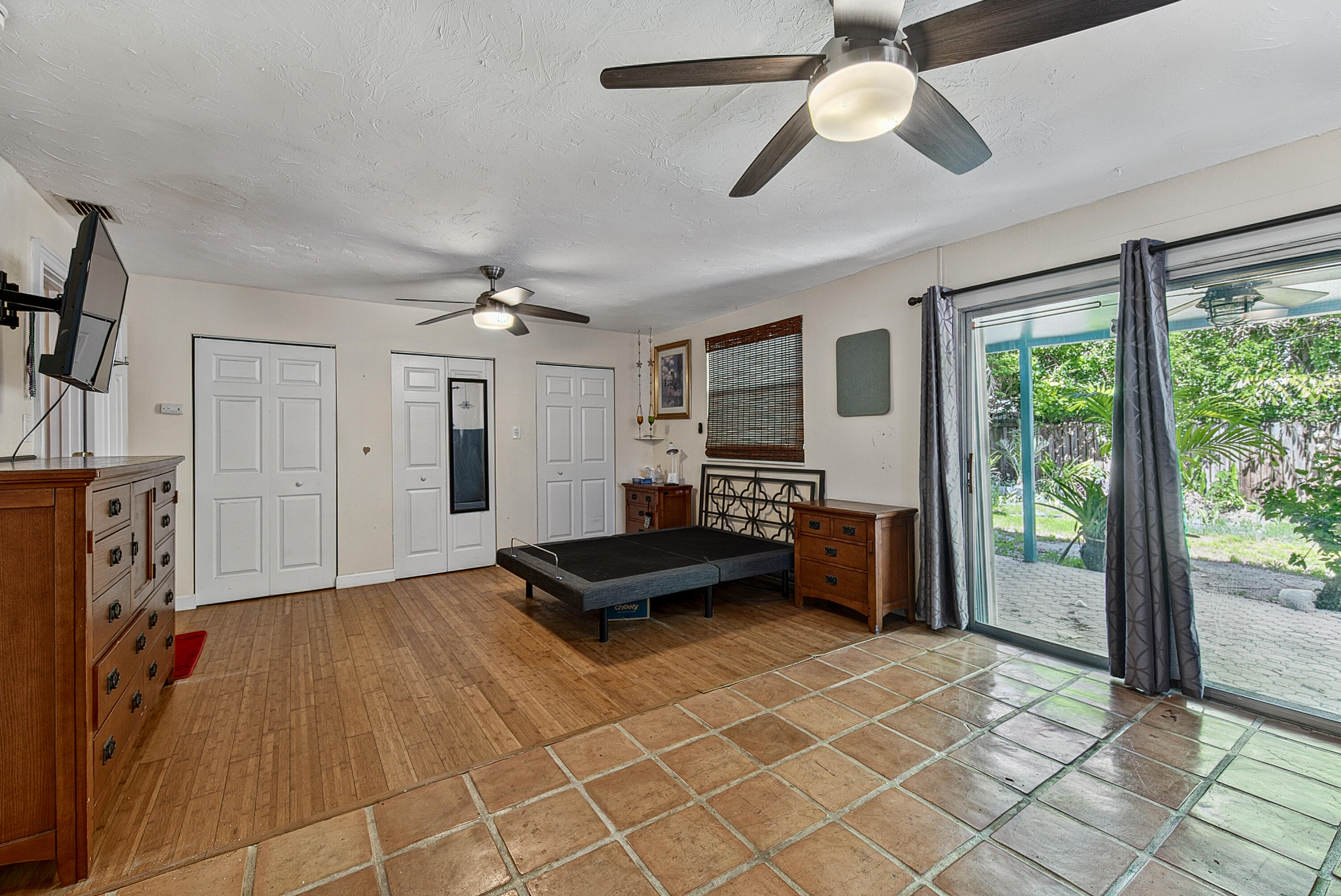 LAUDERDALE BEACH - Residential Income