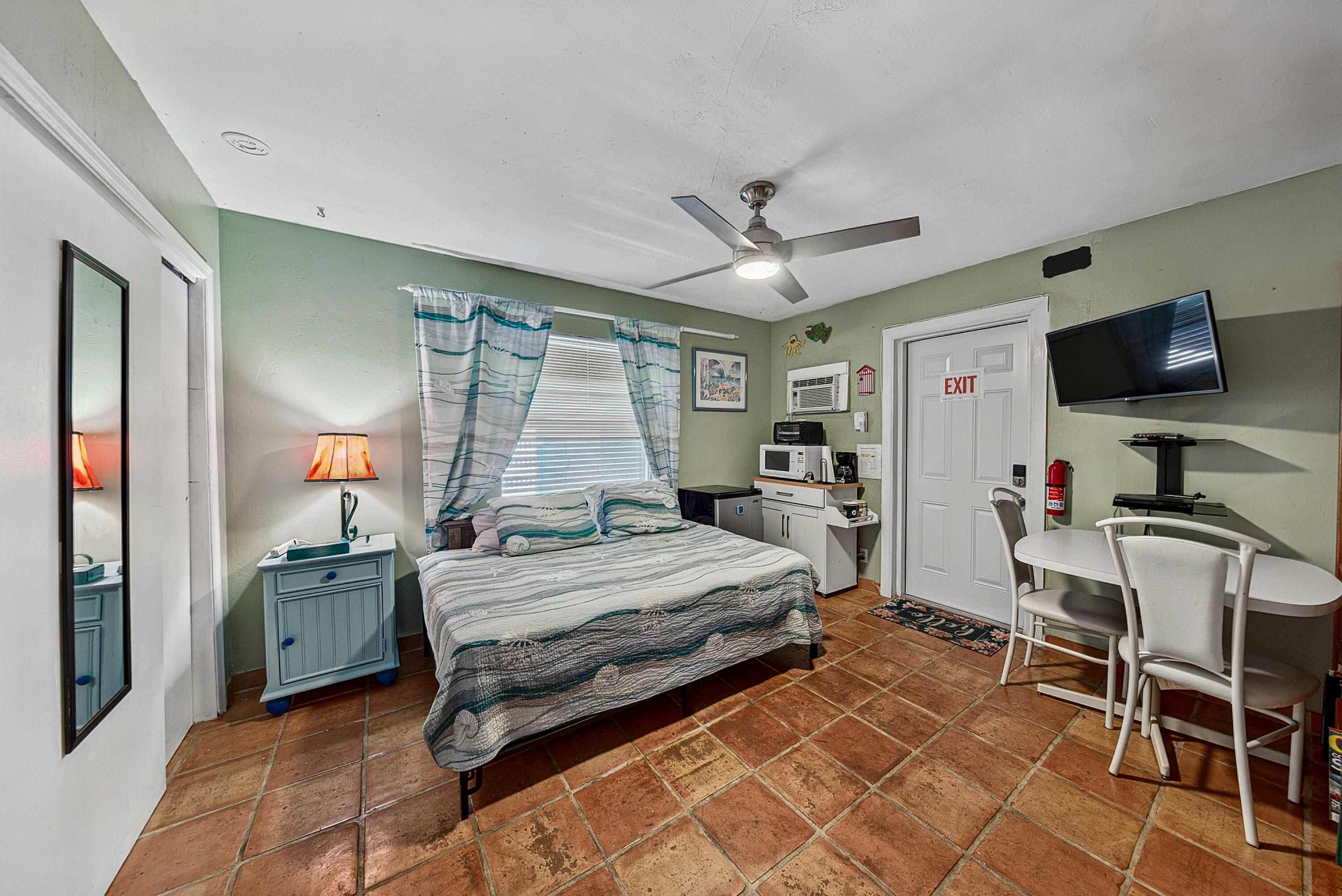 LAUDERDALE BEACH - Residential Income