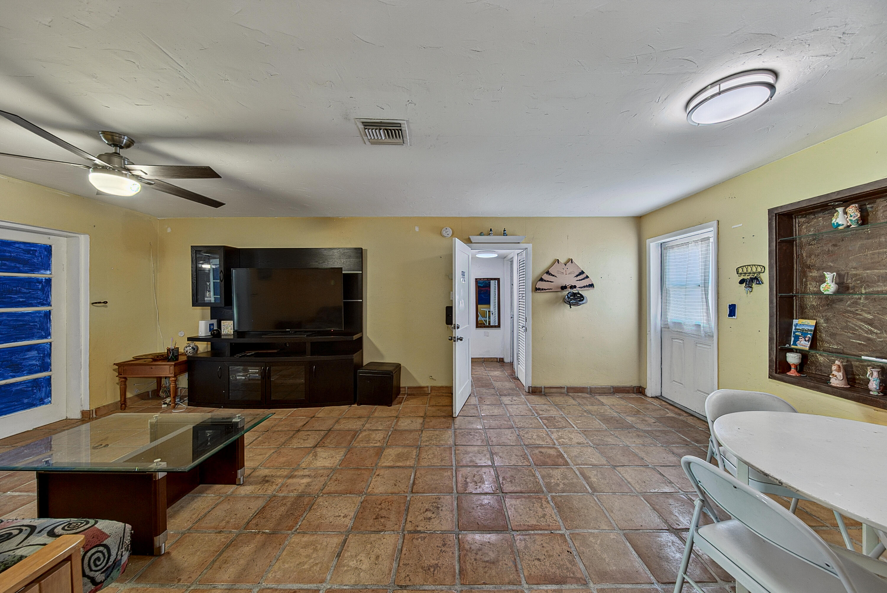 LAUDERDALE BEACH - Residential Income