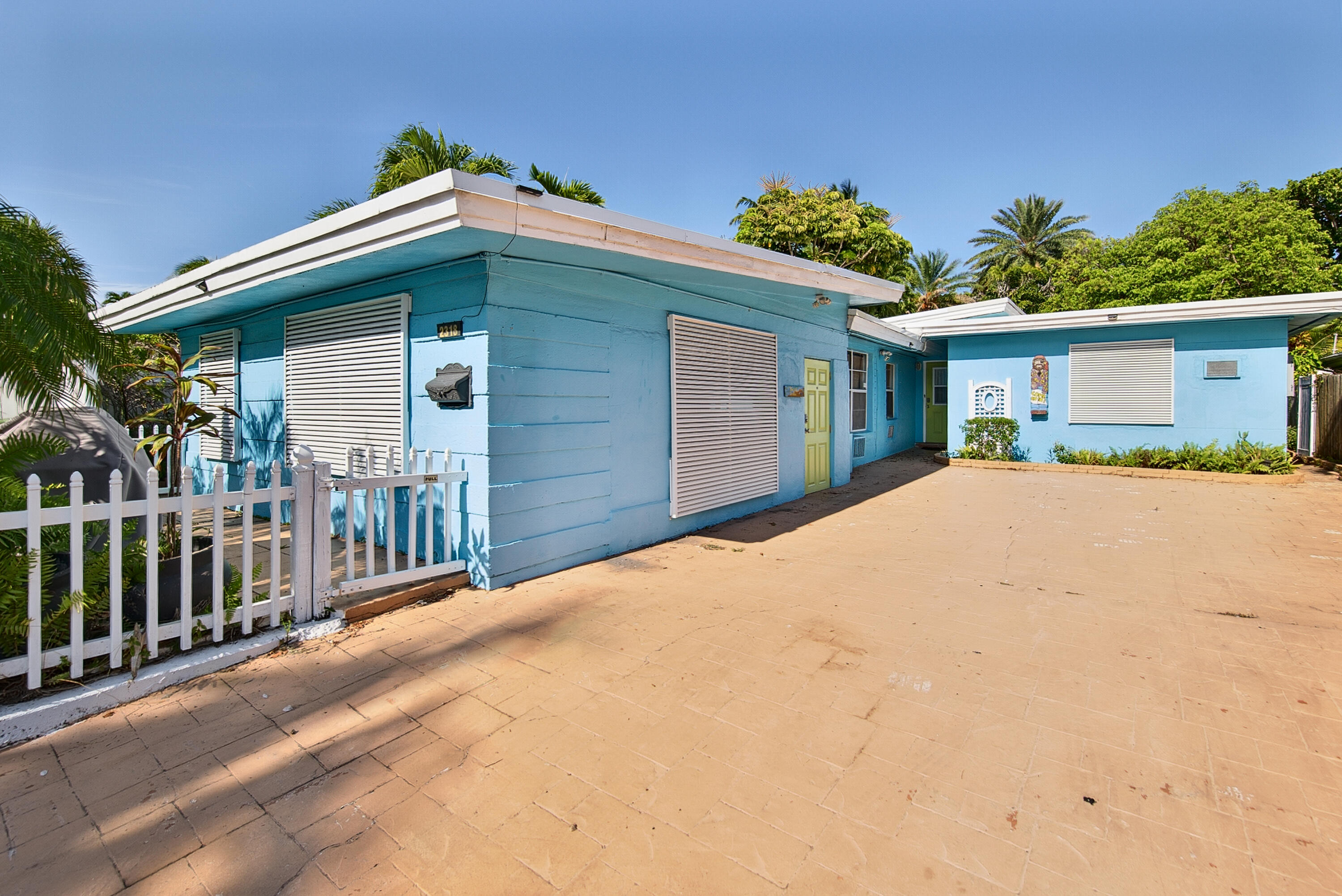 LAUDERDALE BEACH - Residential Income