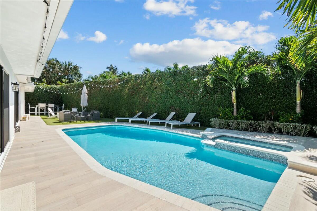 JUPITER INLET BEACH COLONY - Residential