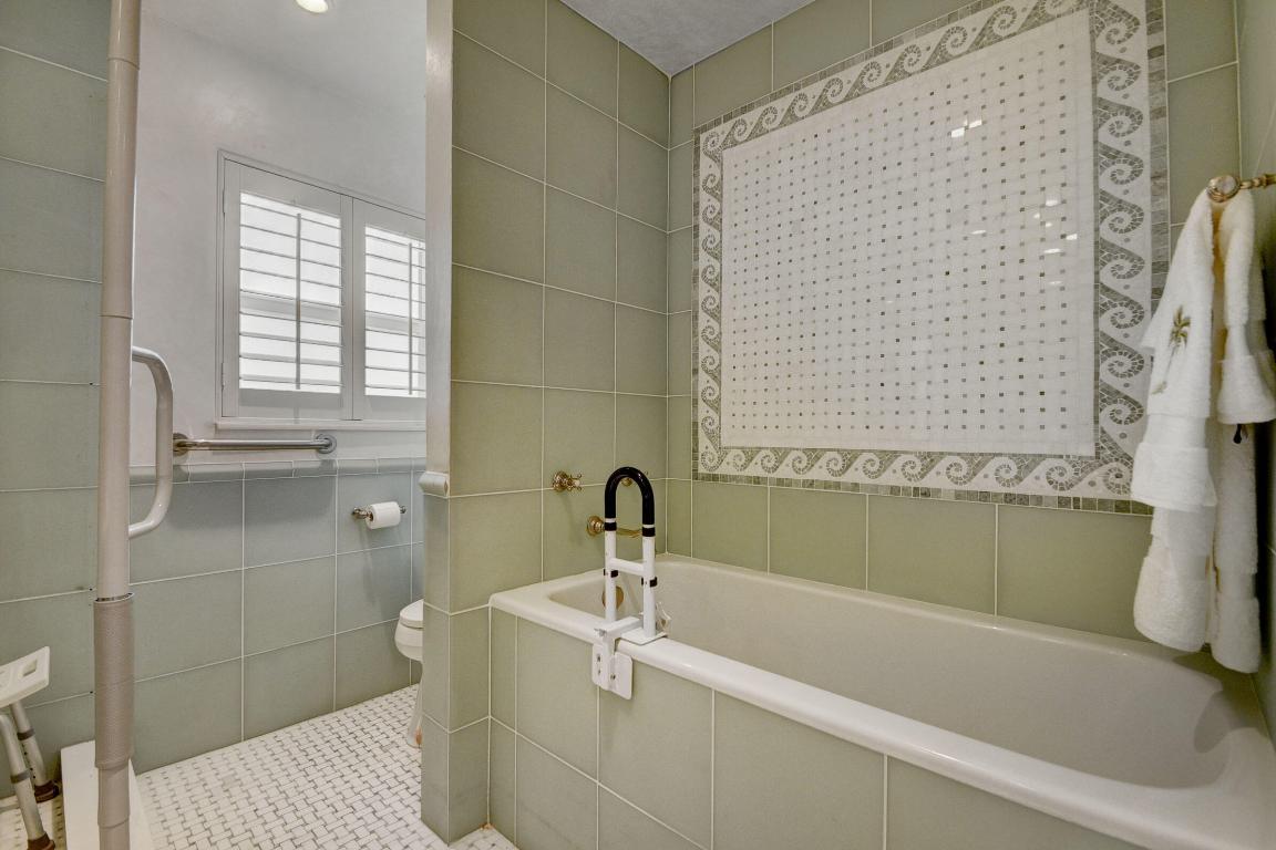 ONE ROYAL PALM WAY CONDO - Residential