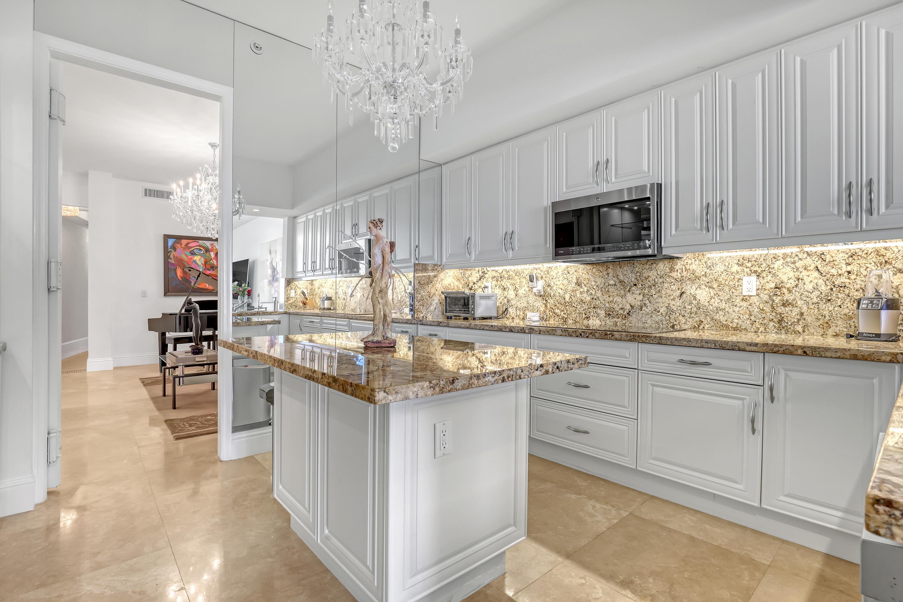 ESPLANADE GRANDE CONDO - Residential