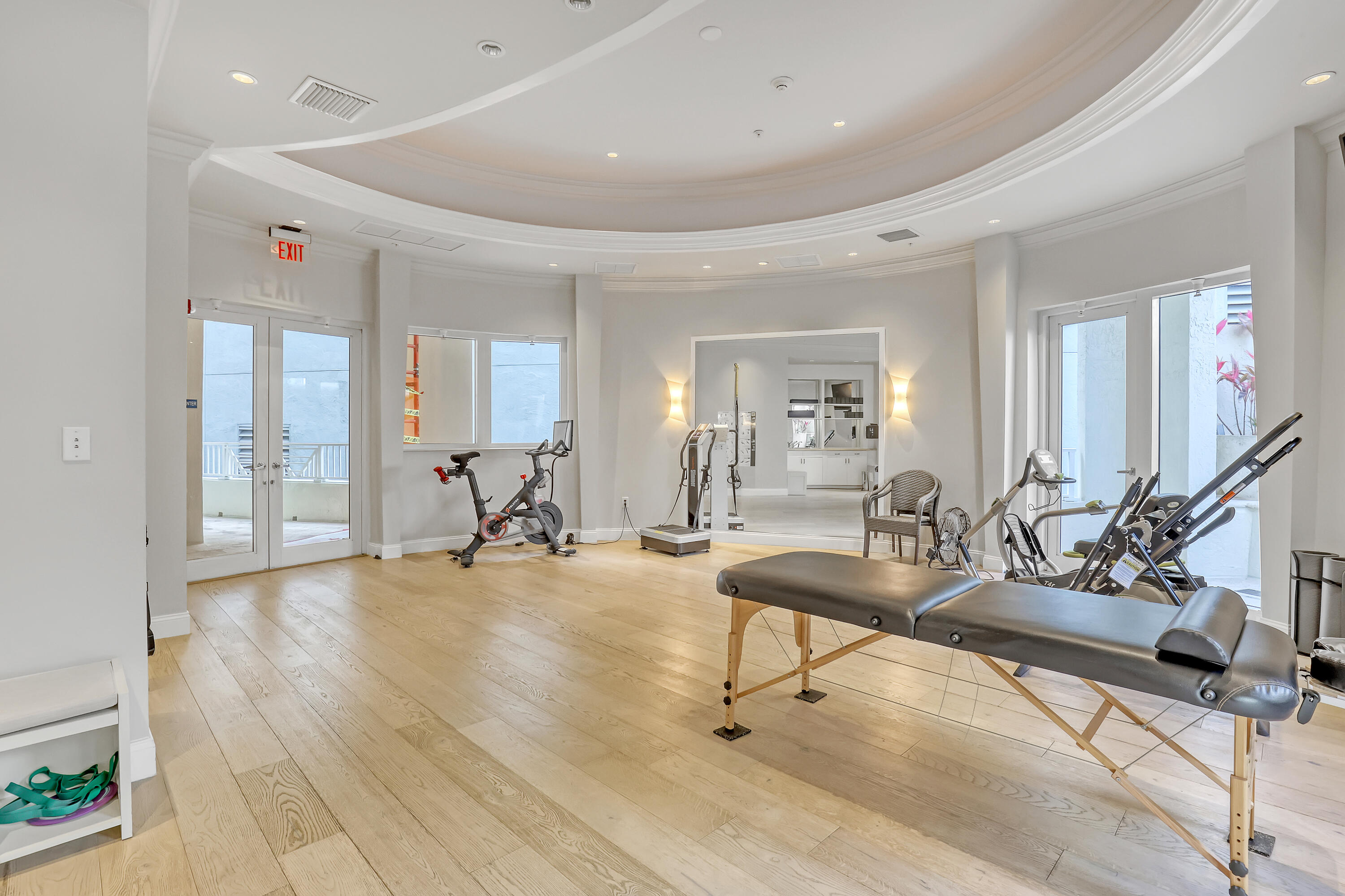 ESPLANADE GRANDE CONDO - Residential