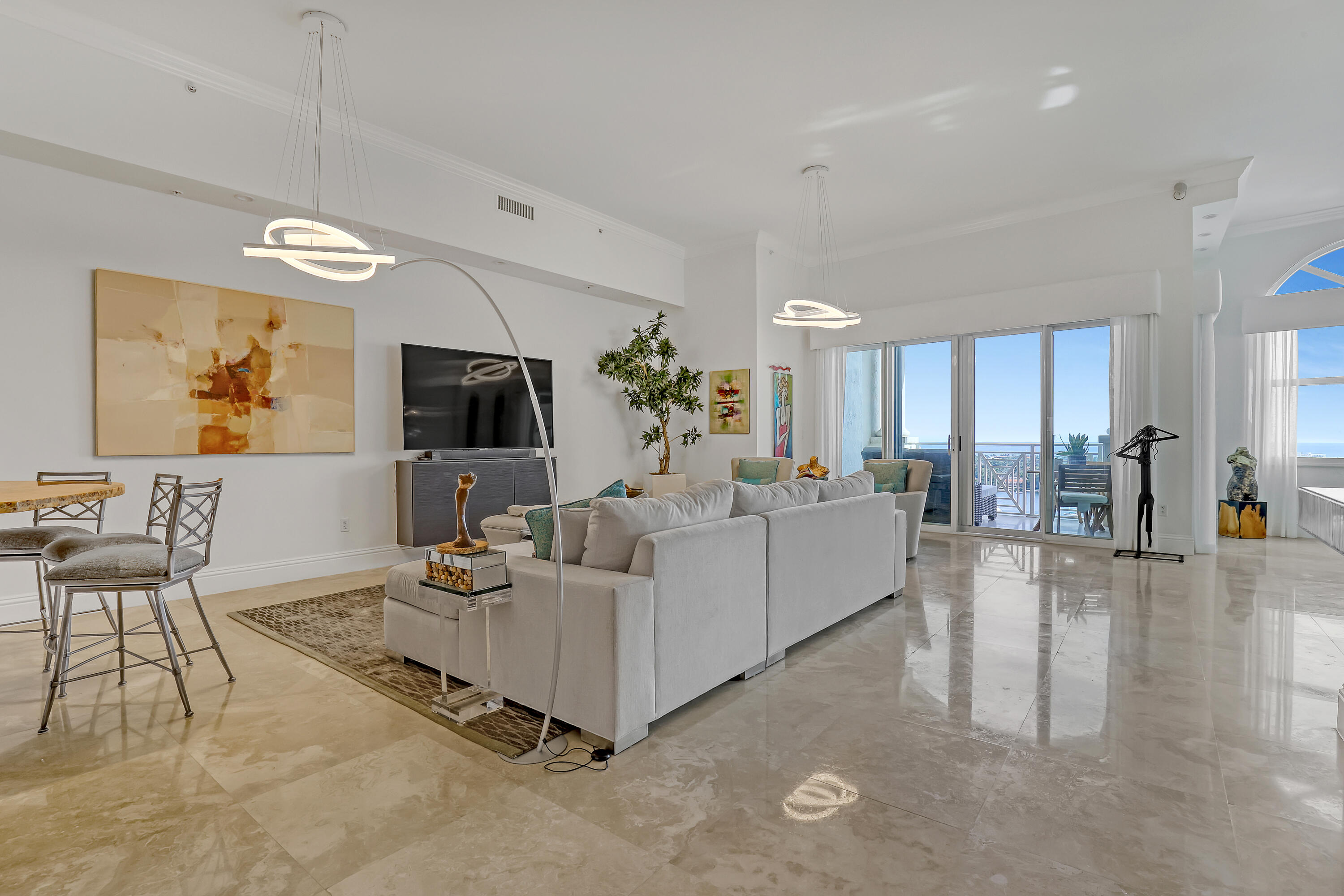 ESPLANADE GRANDE CONDO - Residential