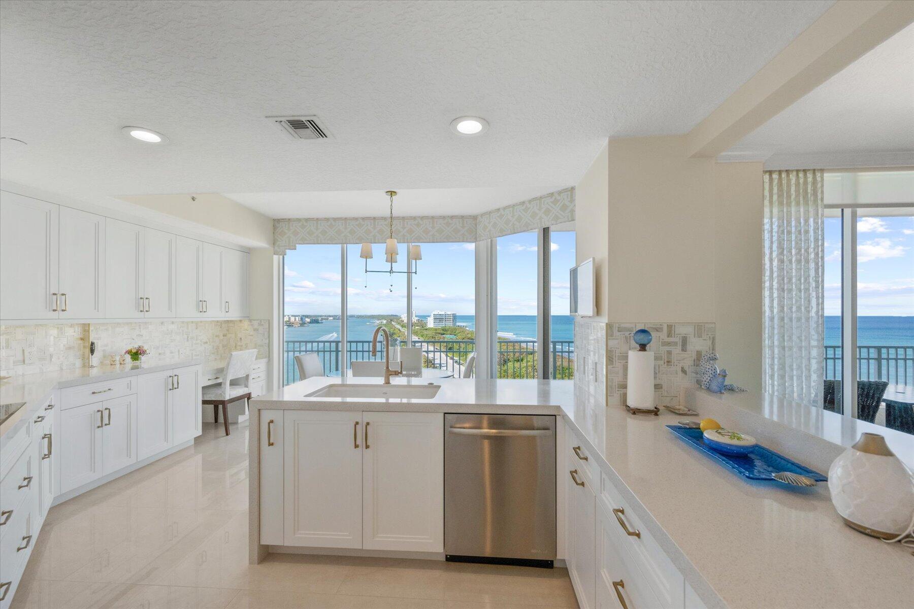 CLIVEDEN JUPITER ISLAND - Residential
