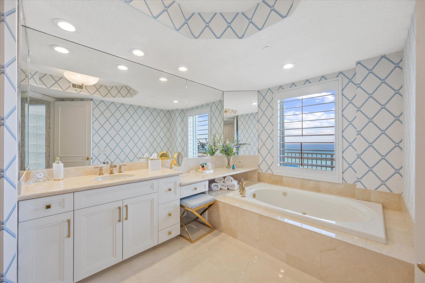 CLIVEDEN JUPITER ISLAND - Residential