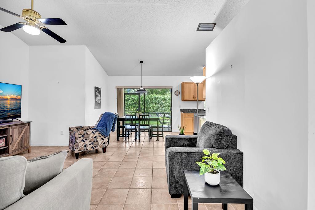 SHADOW WOOD VILLAS - Residential