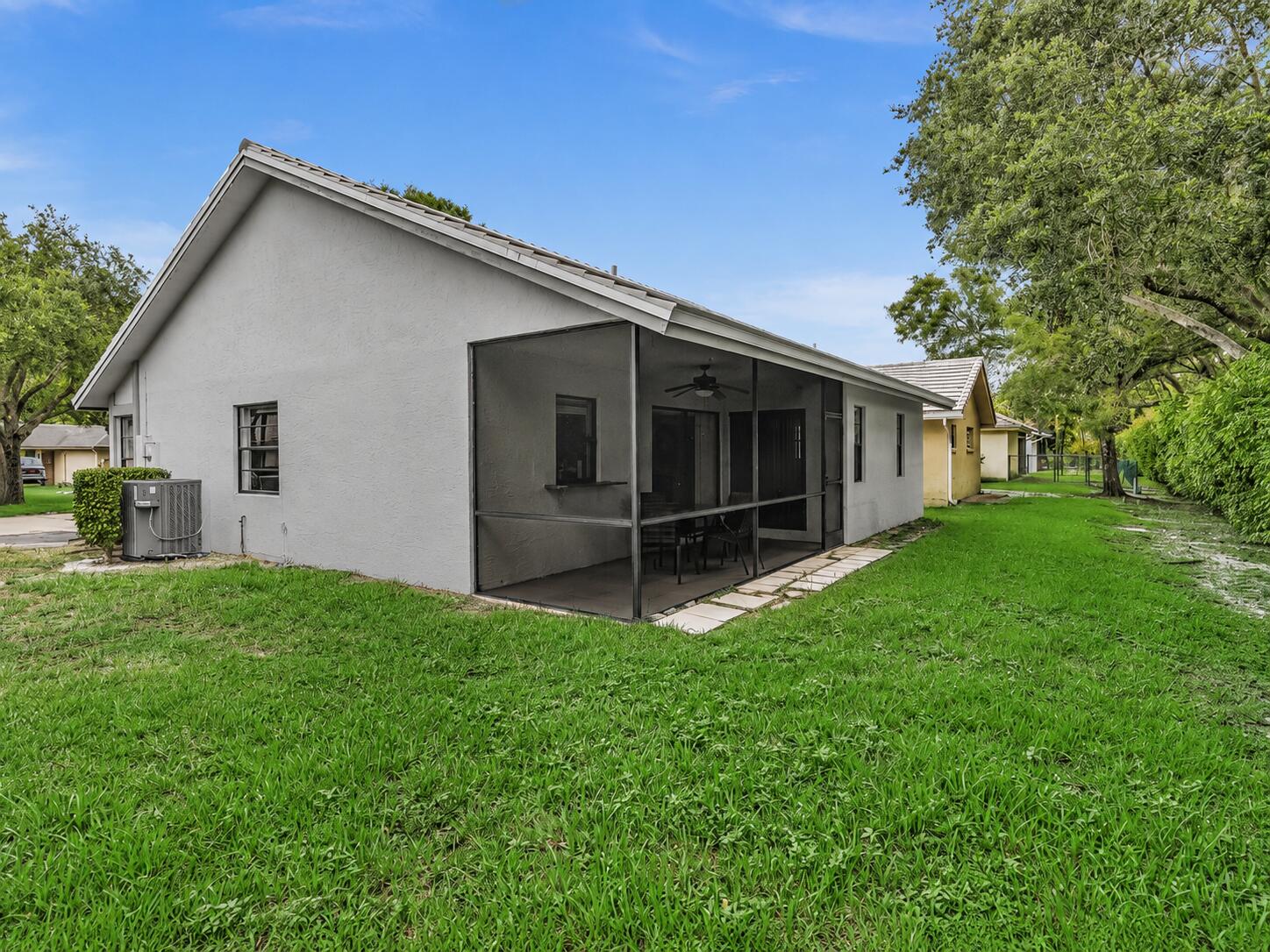 SHADOW WOOD VILLAS - Residential