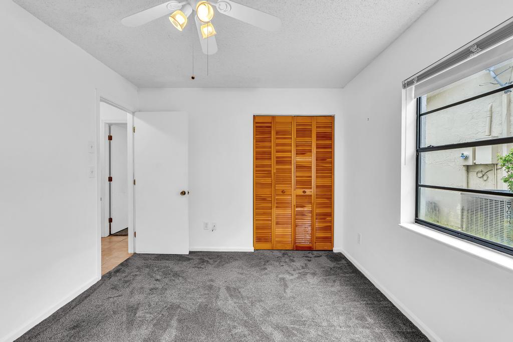 SHADOW WOOD VILLAS - Residential