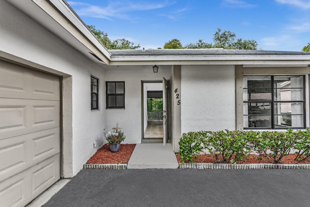 SHADOW WOOD VILLAS - Residential