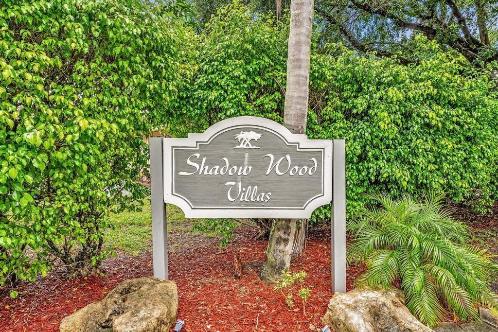 SHADOW WOOD VILLAS - Residential