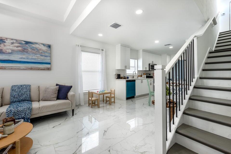 CHERRY HILLS - Residential Lease