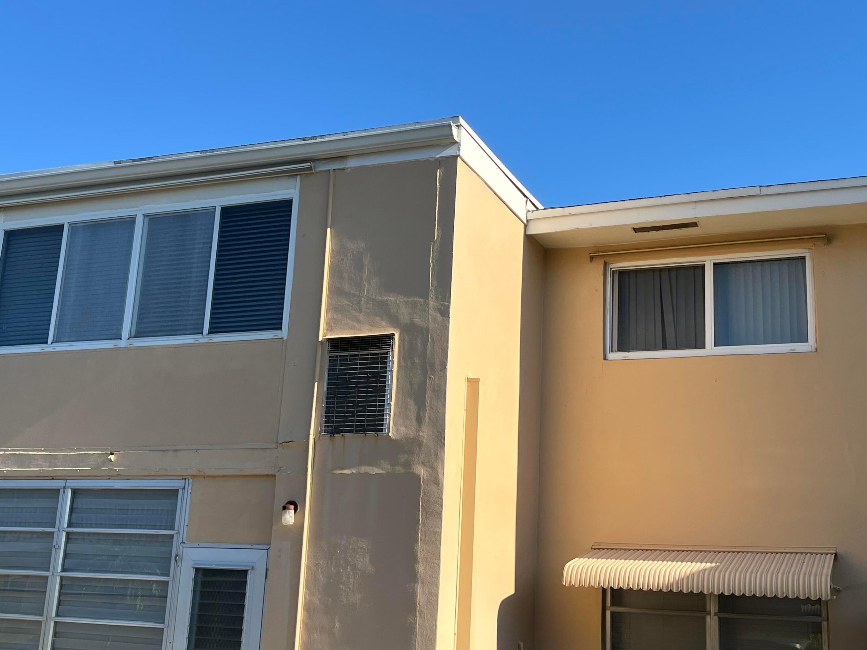 VILLAGE ROYALE - Residential